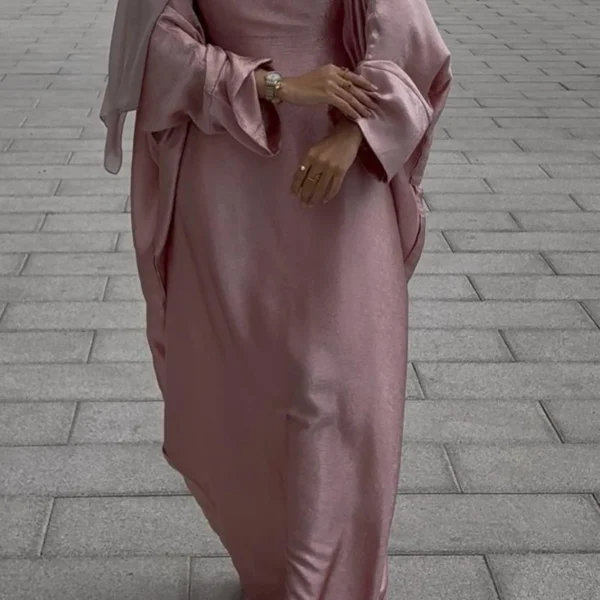 فستان الفراشة روز الهادئ